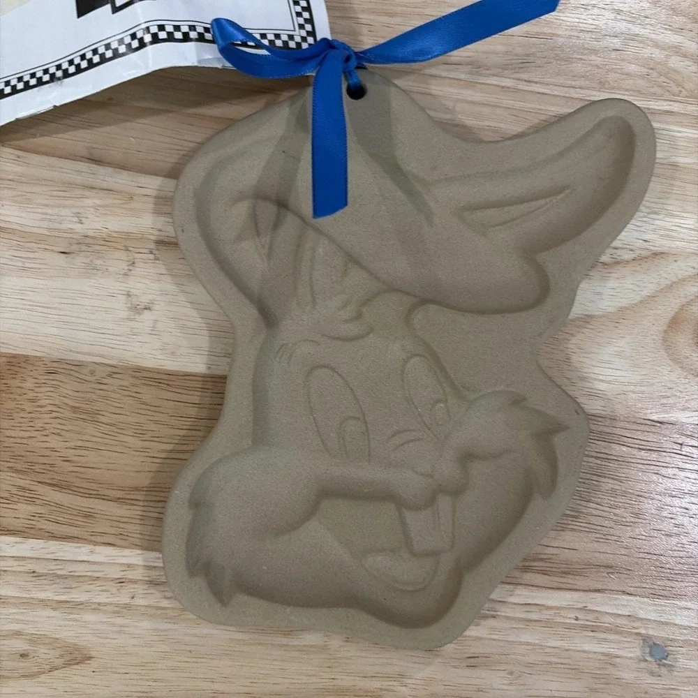 Warner Brothers Bugs Bunny Cookie Mold Vintage 90s‎ Tan Stoneware NWT OS
